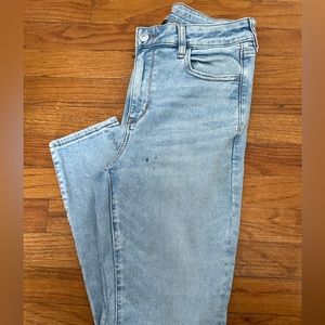 American Eagle Light Wash High-Rise
